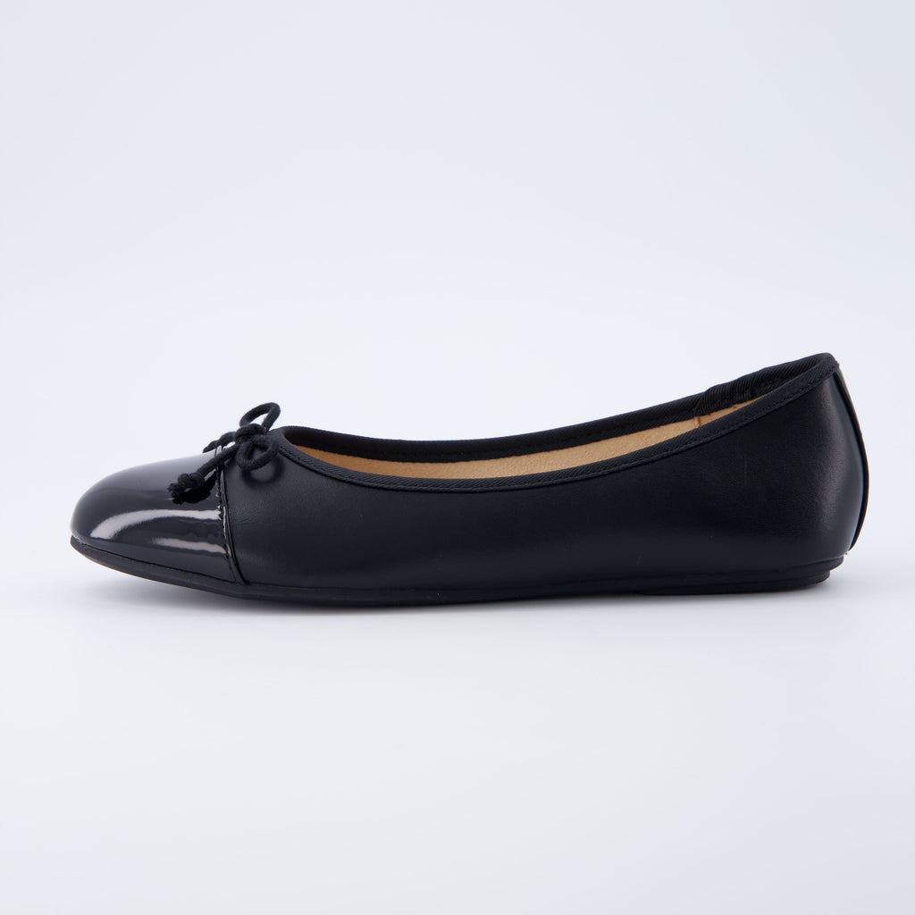Cardi Cap Toe Flat
