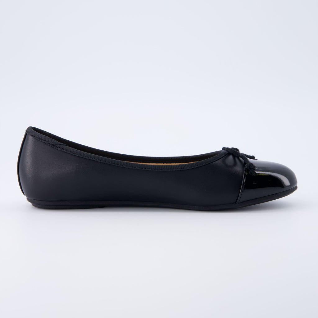 Cardi Cap Toe Flat