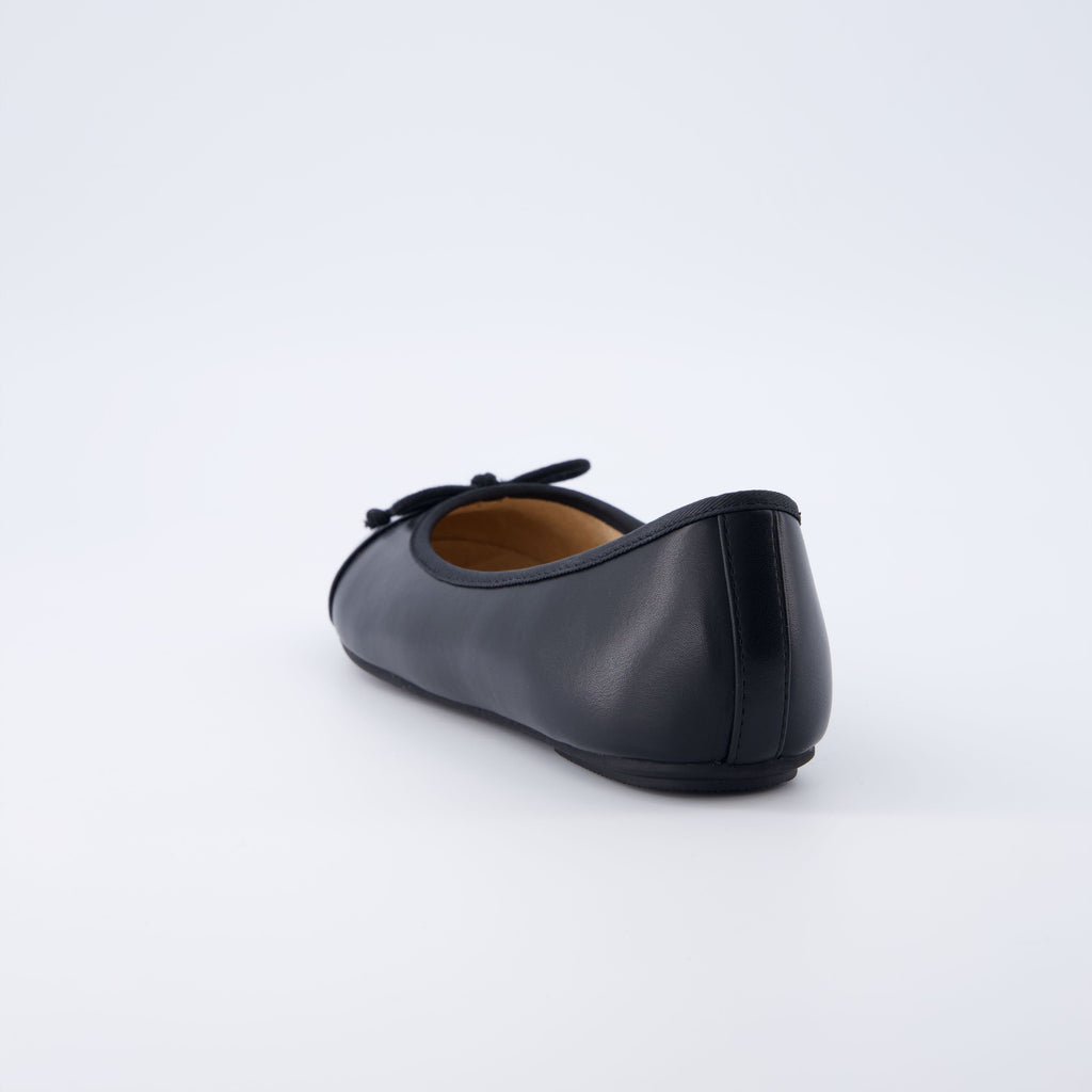 Cardi Cap Toe Flat