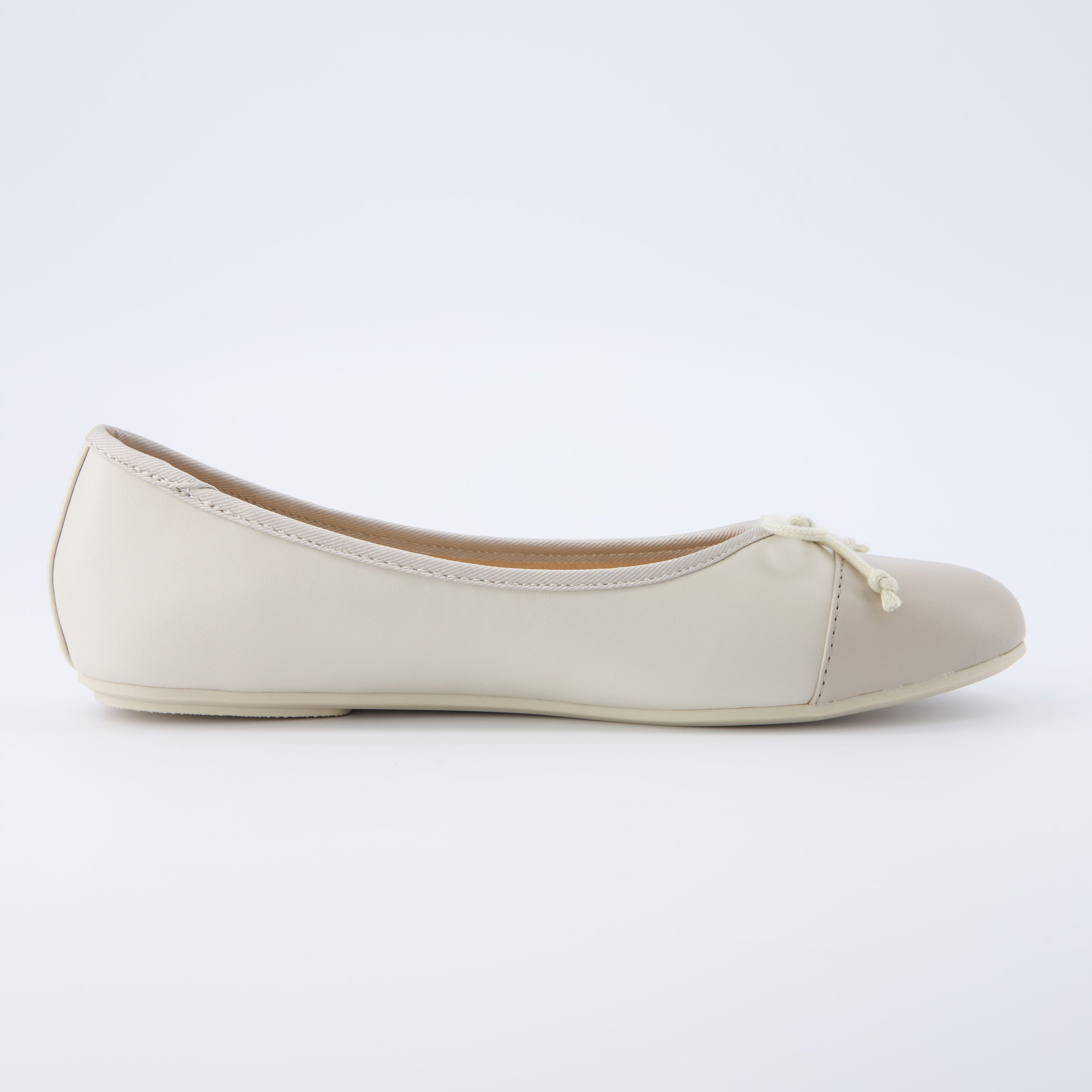 Cardi Cap Toe Flat