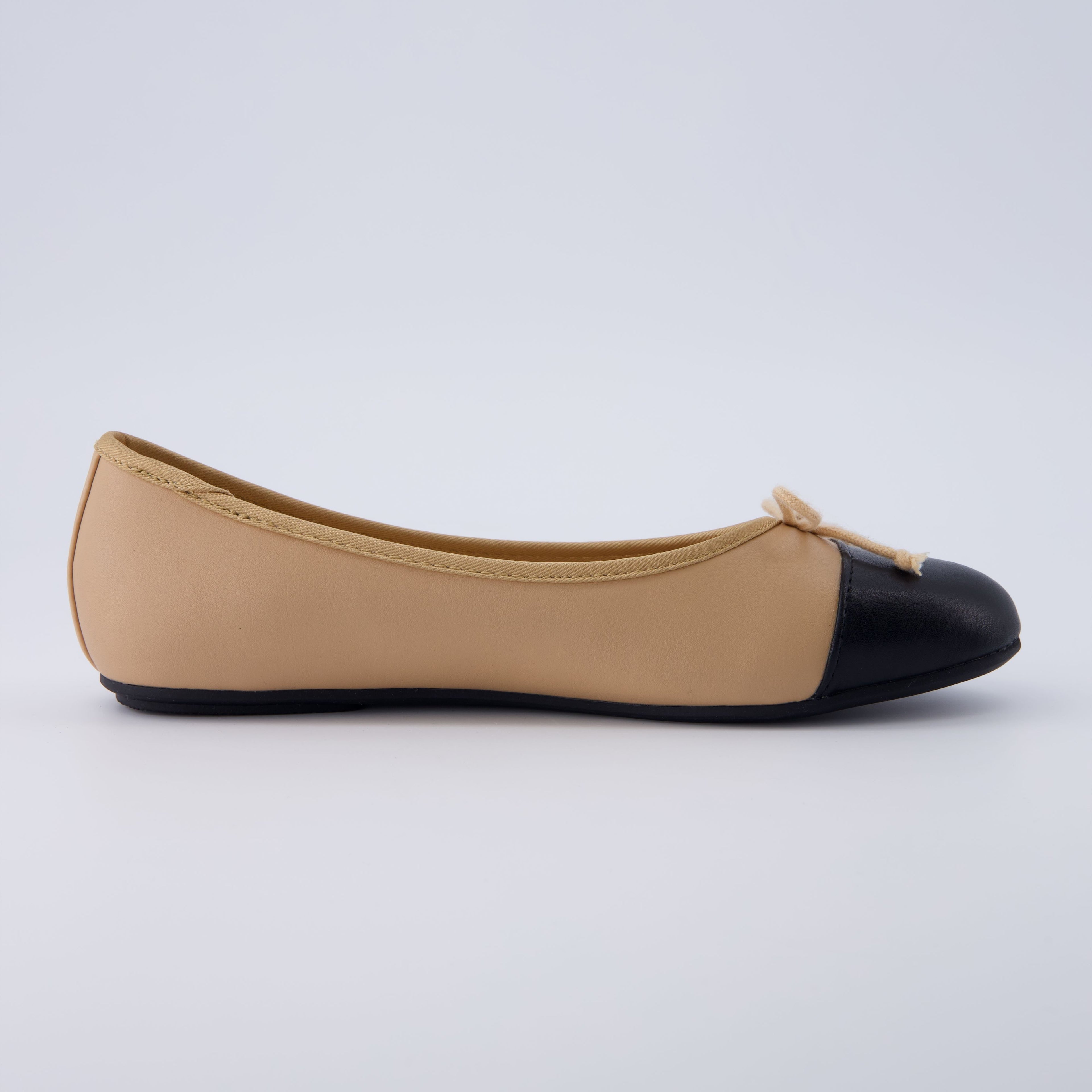 Cardi Cap Toe Flat