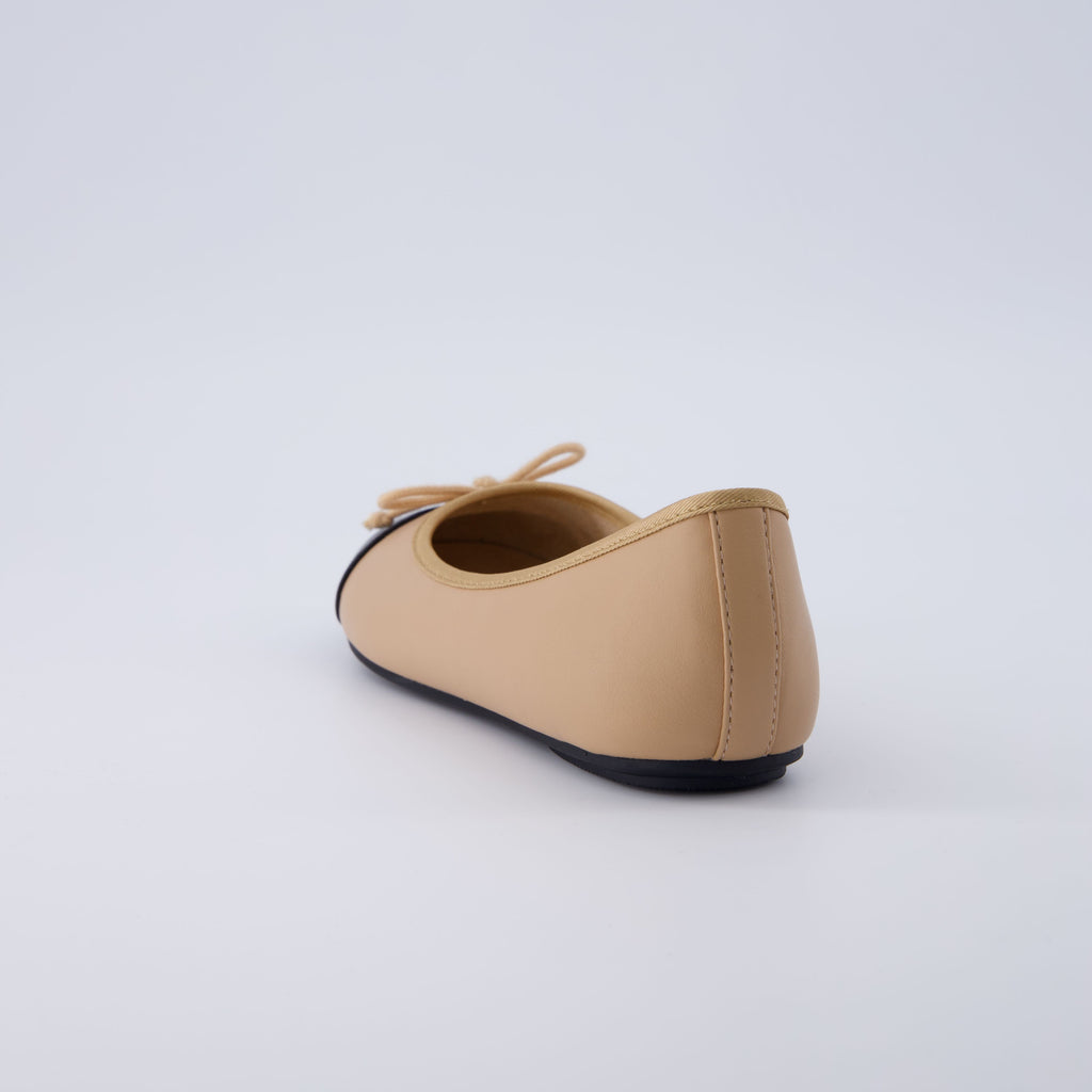 Cardi Cap Toe Flat